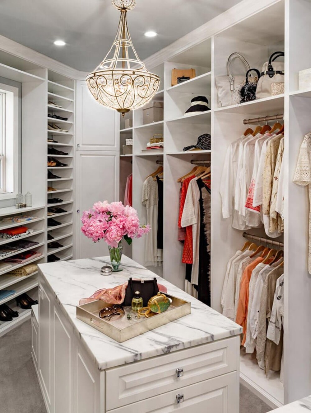 !!CHECK OUT CLOSET!!